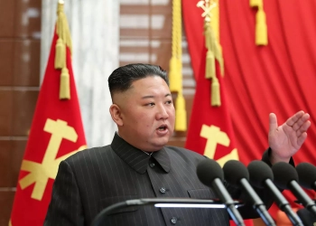 الزعيم الكوري الشمالي يقيل أعلى قائد عسكري في البلاد