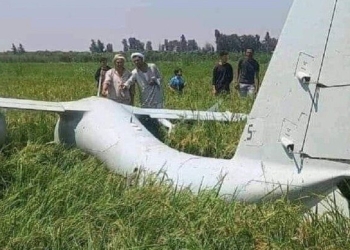 مصر.. فيديو متداول لسقوط طائرة دون طيار في أرض زراعية