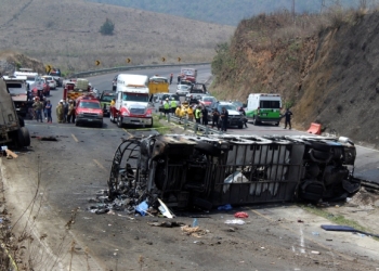 حادث مروع يودي بحياة 16 شخصاً في المكسيك