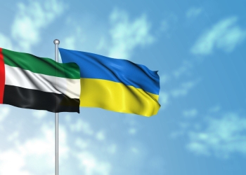 الإمارات تدعم قطاع الصحة في أوكرانيا بسيارات إسعاف