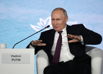 بوتين يشكو من فارق التوقيت بين موسكو والشرق الأقصى الروسي