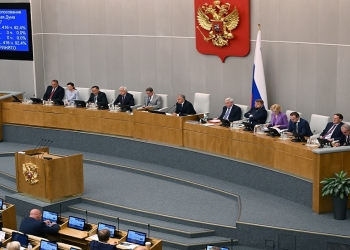 مجلس الدوما الروسي يلزم أعضاءه باستخدام السيارات الروسية حصراً