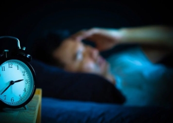 طبيبة تكشف عن أسباب اضطرابات النوم
