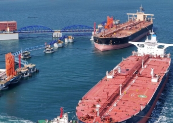 أسعار النفط تسجل ارتفاعًا وسط اضطراب الملاحة في البحر الأحمر