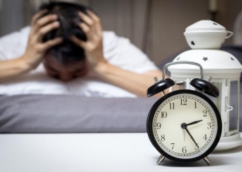 أضرار النوم المتقطع على الصحة العقلية
