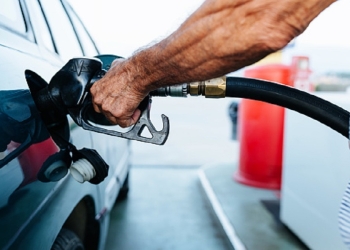 الحكومة ترفع أسعار البنزين أكثر من 500% في كوبا