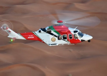 إنقاذ آسيوي تعرض لحادث خطير في صحراء نزوى
