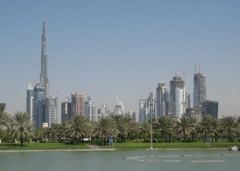 اقتصاد الإمارات يواصل نموه القوي
