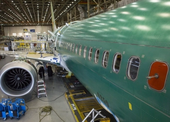 بوينغ تعلق على وثائق عن إزالة جزء رئيسي من طائرة 737 ماكس 9