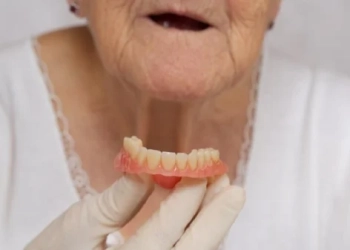 هل فقدان عدد معين من الأسنان من علامات الخرف؟