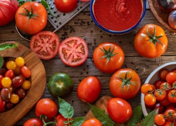 فوائد عصير الطماطم للصحة العامة والجسم