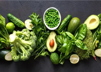 خضروات ورقية يجب تضمينها في نظامك الغذائي لتعزيز صحة دماغك