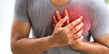 أسباب وأعراض عدم انتظام ضربات القلب لدى الشباب وطرق علاجها
